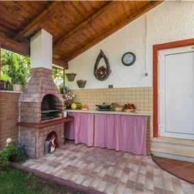4 Bedroom Villa with Pool and Annex near Porec, Sleeps 8